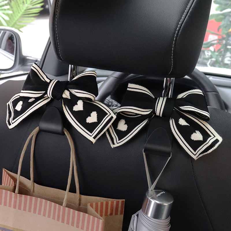 Women Accessories List - ตะขอแขวนติดรถยนต์แบบผูกโบว์สำหรับคู่รักใช้ได้ทั่วไปหลังเบาะที่แขวนพนักพิงศีรษะกระเป๋าถืออุปกรณ์เสริมรถยนต์สำหรับผู้หญิง
