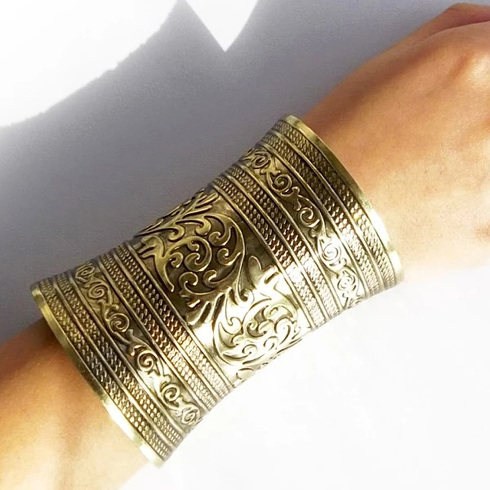 Vintage Alloy สร้อยข้อมือกว้าง - Women Accessories India บทวิจารณ์และราคา